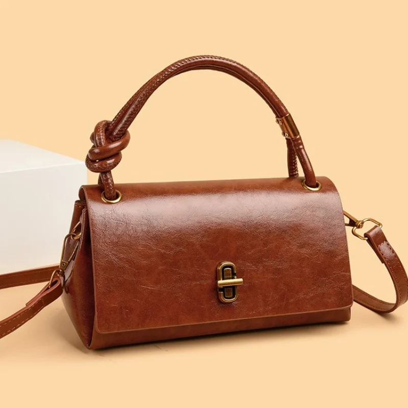 حقيبة حمل للسيدات مصنوعة من جلد الماعز الراقية قبرص العصرية خفيفة الوزن وناعمة ذات مظهر يومي