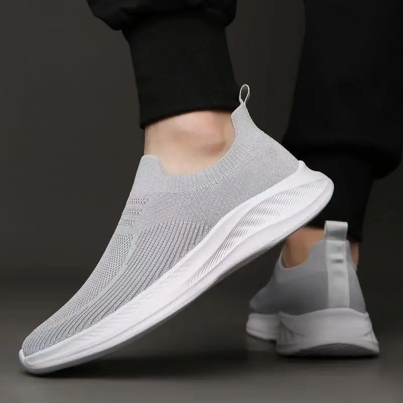 

Мужские повседневные кроссовки с мягкой подошвой, дышащей сеткой, без шнурков, из трикотажной ткани, с удобным круглым носком и стелькой из ЭВА.