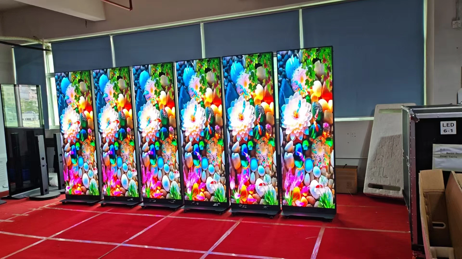 Customizable Customizable P1.5 P1.8 P2.5 Indoor Led Poster Screen Led Wall With Stand Electric Digital Advertising Frame Standin