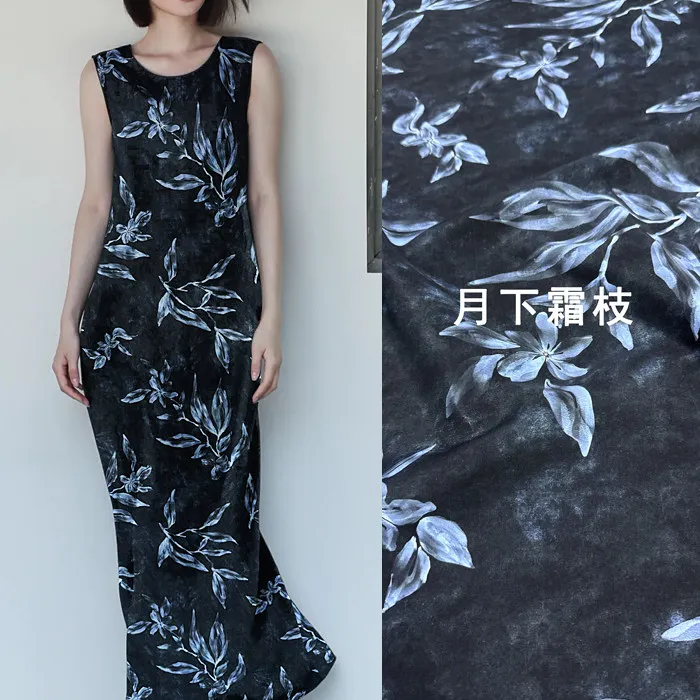 

Ткань из черного шелка с принтом белых цветков сливы, эластичный креп-де-шин из тутового шелка для платьев, ширина 140 см, для блузок