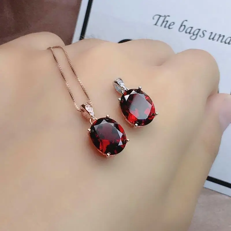 New Garnet Pendant Simple Clavicle Ruby Necklace Girls\' Day Holiday Gift Jewelry Accessories