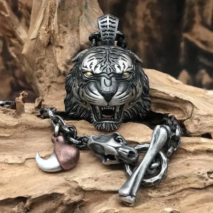 

New 2023 Vintage Fashion Tiger Necklace Unisex Long Tiger Head Pendant Banquet Jewelry Accessories Gift