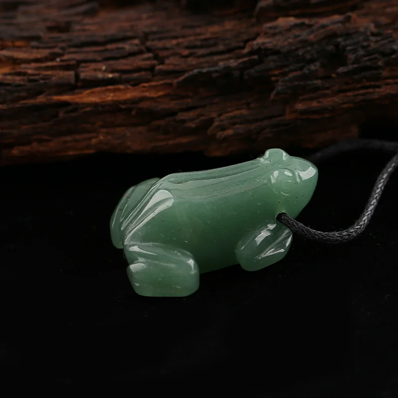 Natural Stone Jade Frog Pendant Bead,Handcarved Animal Pendant DIY Jewelry Necklace Accessories