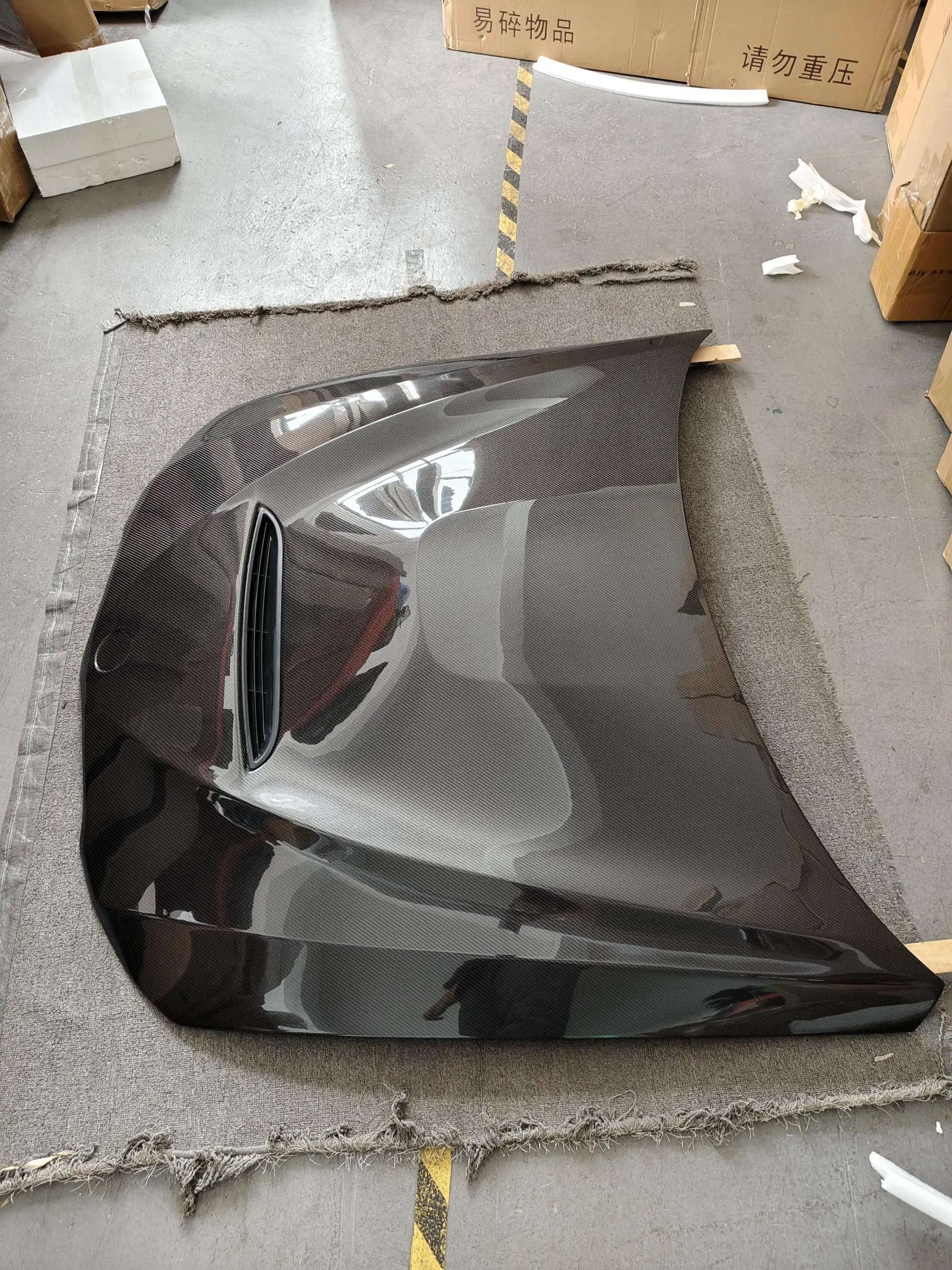 Modified Carbon Fiber Engine Hood Bonnet for BMW E90 2009(2005-2008,2009-2012)