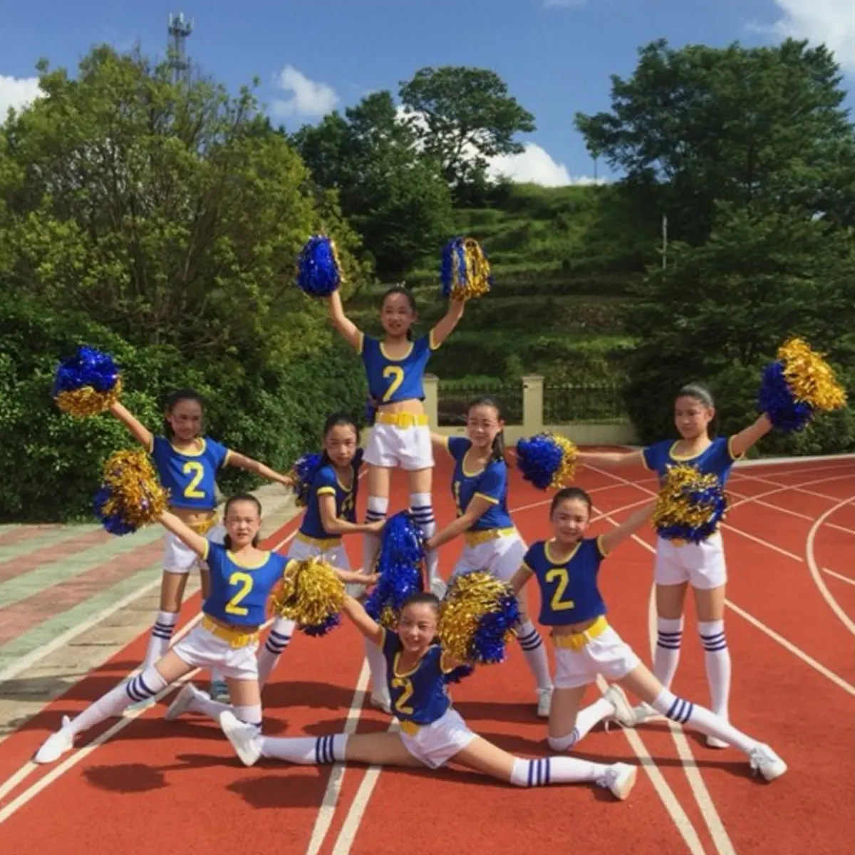 

12Pcs Hand-Shake Pom Poms Cheerleader Plastic Ring Bright Glossy Colors Lightweight Straight Handle Events