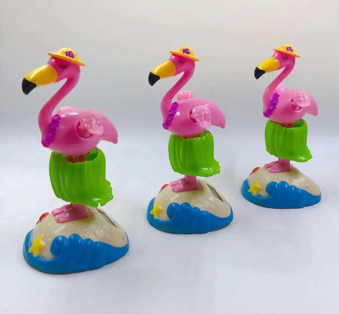 Novelty Funny Solar Shake Your Head Flamingo Car Decorations Creative Cartoon Flamingo Desktop Decoration Children's Fun Toys