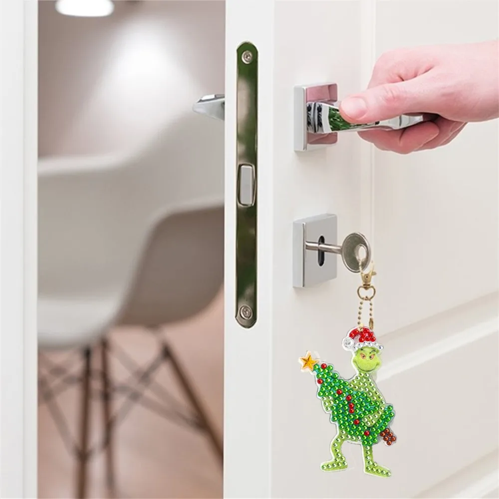 

Cartoon Christmas Elves Series DIY Diamond Painting Keychain Mosaic Cross Stitch Bag Pendant Handicraft Birthday Gift