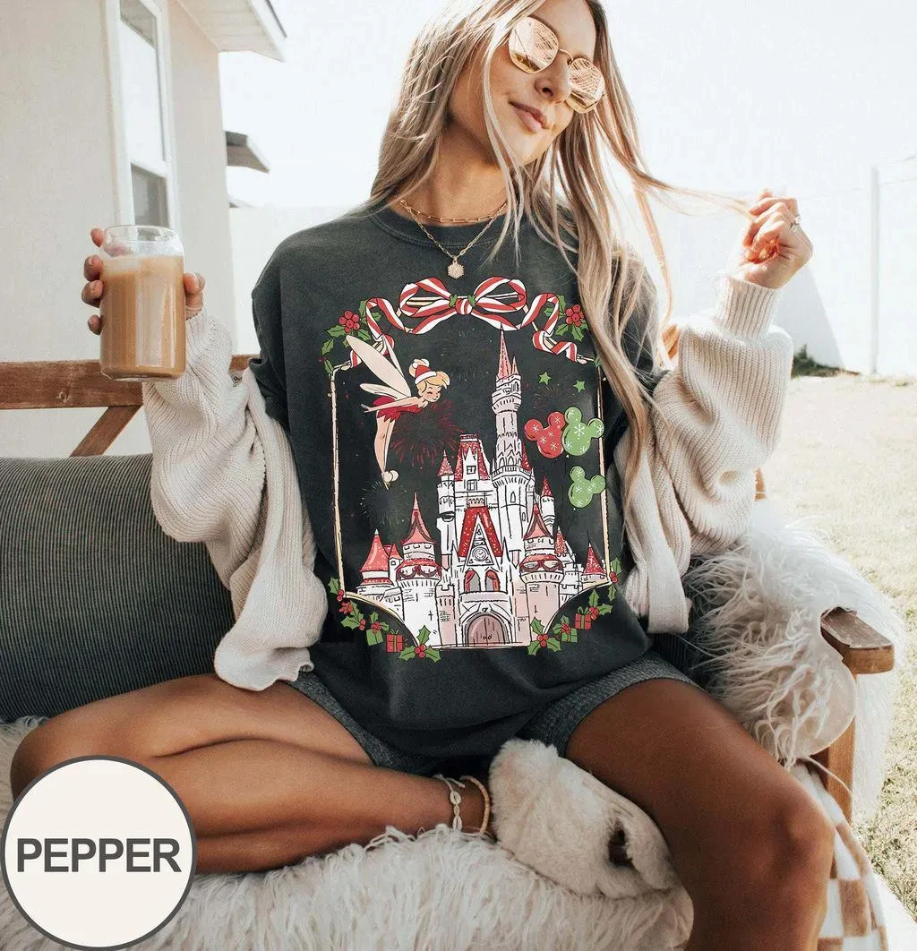 

Рождественские рубашки в стиле ретро «Мир Диснея», рождественские футболки с замком, рождественские шары для всей семьи Диснея, подарки для девочек, Тинкер Белл