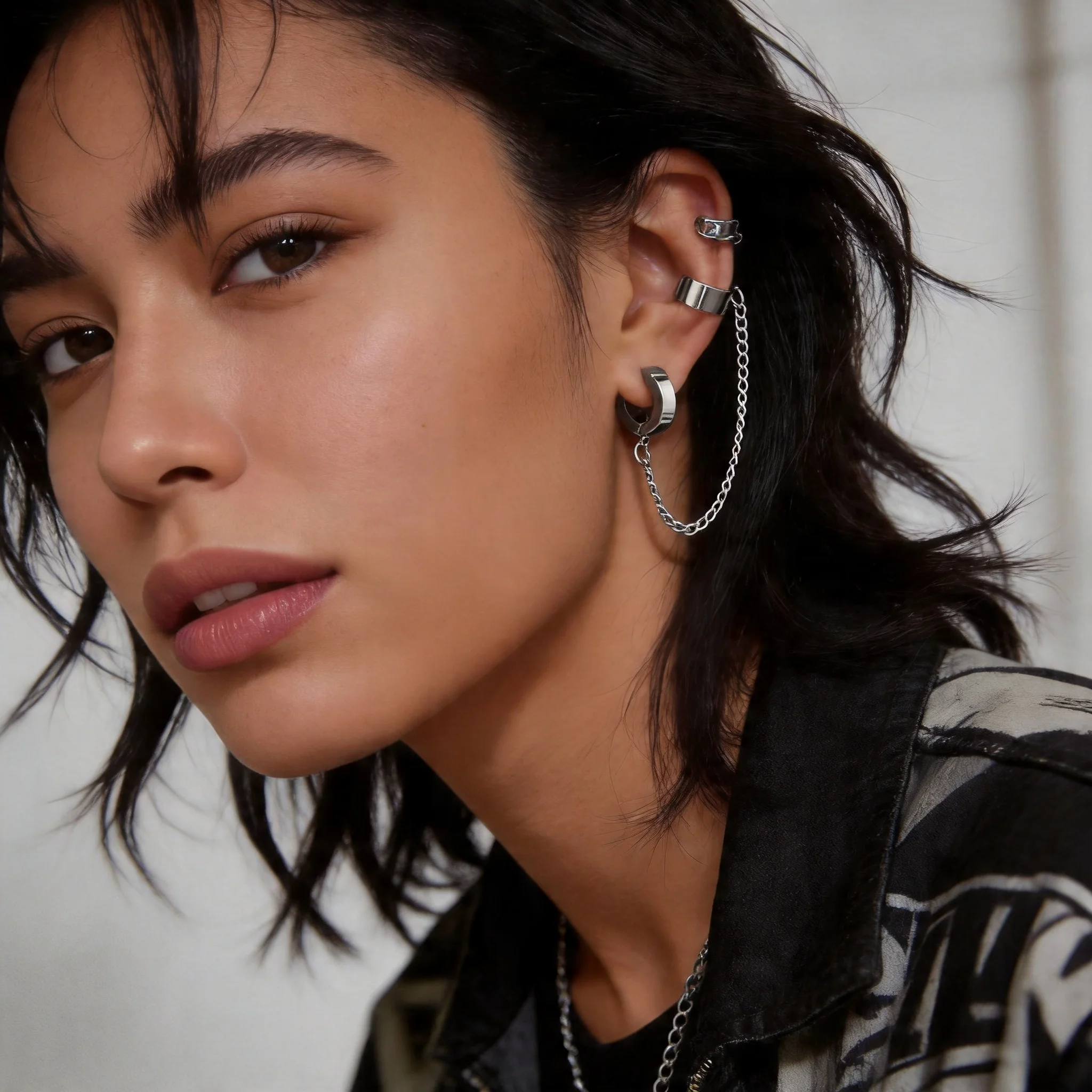 1 Stück Clip-Ohrringe mit Kette aus Edelstahl für Damen und Herren, Punk-Quasten-Ohrklemmen, schmerzfreie, nicht durchstechende, gefälschte Ohrringe, Schmuck – Detail 1