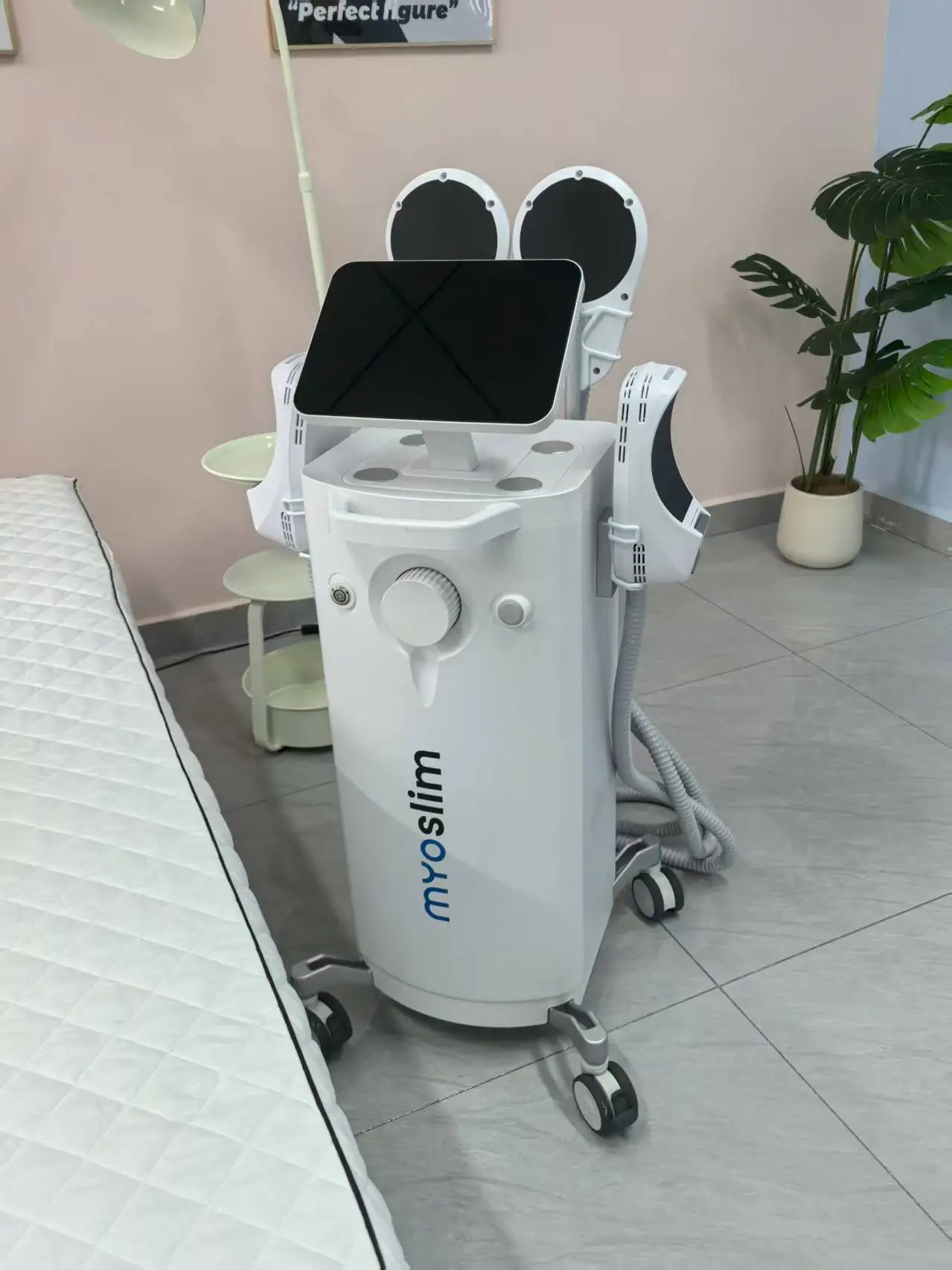 

MyoSlim 6500W RF EMS Body Sculpting Machine - Hi-emt Technology - Professional Fat Burning & Muscle Toning Equipment