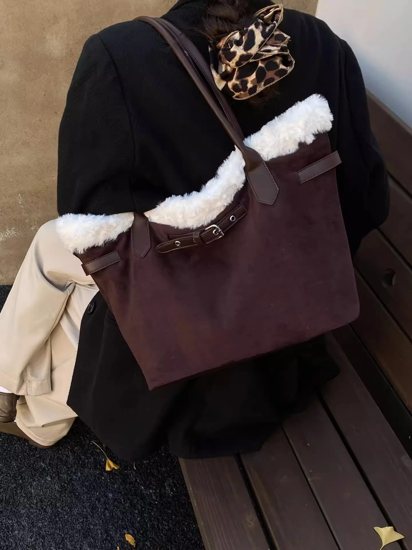 

Winter Lamb Fur Tote Bag Women's Retro Deer Skin Velvet Belt Bule Design High-End Large Capaci Single oulder Bag