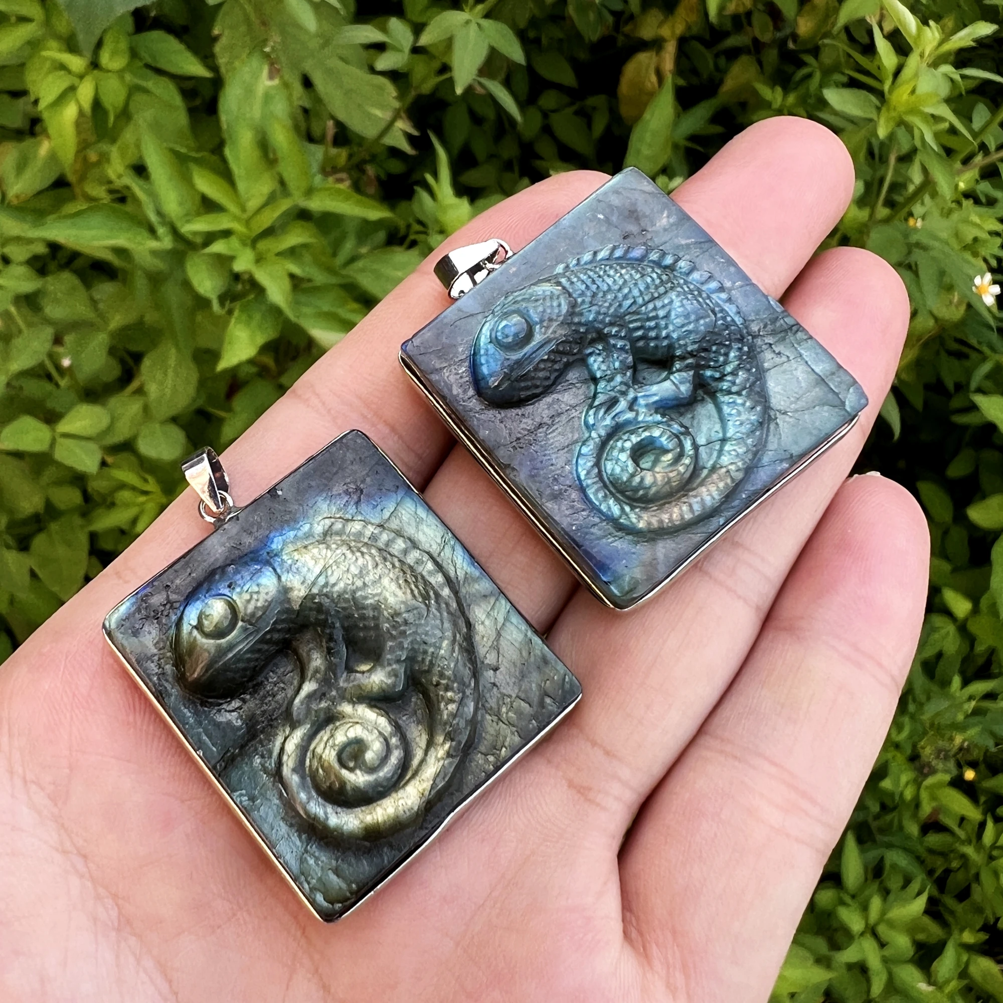 1PCS Natural Stone Hand Carved Flash Labradorite Lizard Necklace Pendant MY240716