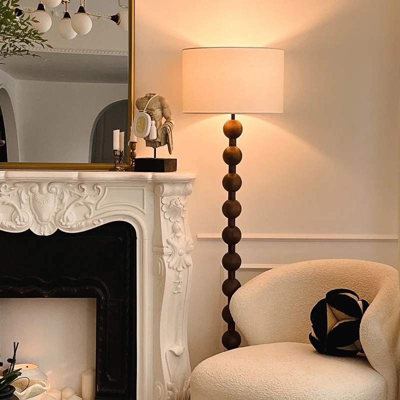 

Solid wood floor lamp in the ancient French living room, light luxury bedroom, high-end atmosphere sense reading floor lamp