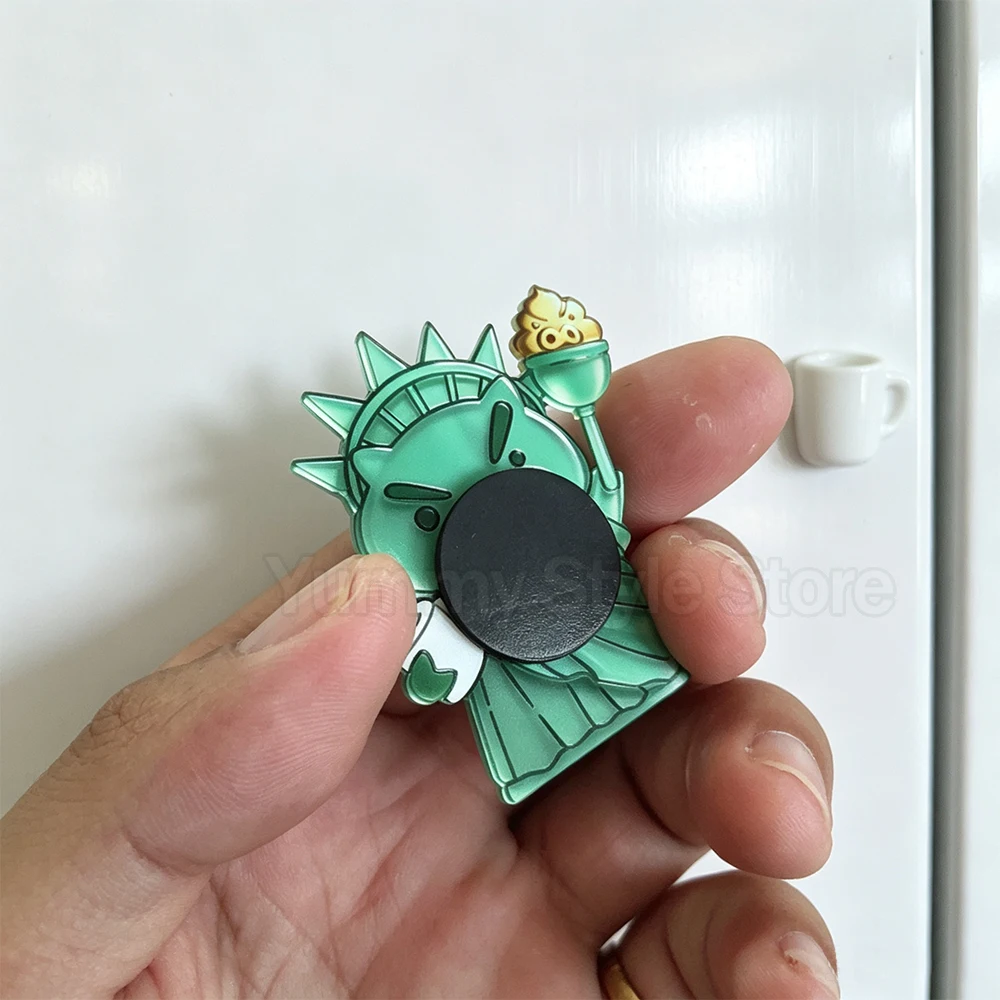 Lustiger Acryl-Kühlschrankmagnet mit Crayon Shin-chan Butadzuraemon und der Freiheitsstatue als Motiv, magnetischer Aufkleber zur Kühlschrankdekoration – Detail 3