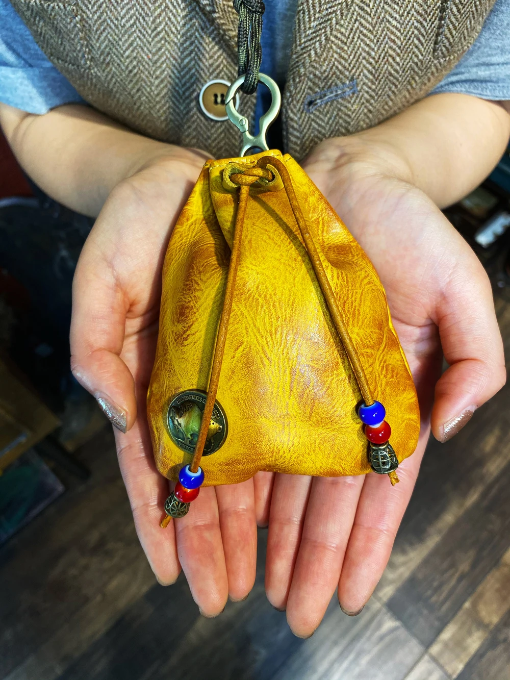 Does it Look Like randpa's Cigarette Holder? Can be Used as a Key Headphone Cover Mini Bag Airbay Full Leather Small Hangin