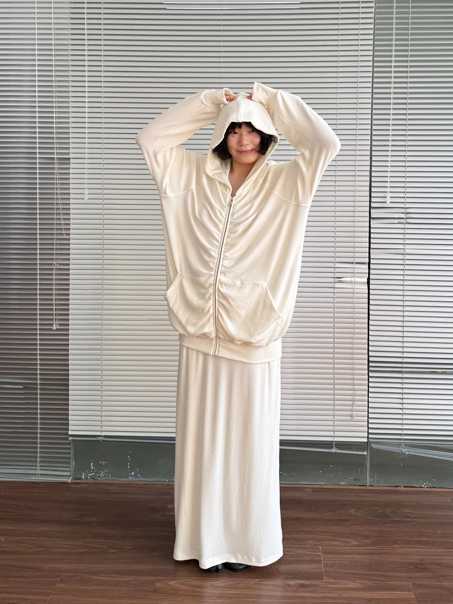 

Комплект из двух предметов: вязаная толстовка на молнии и макси-юбка для девочек, повседневный свободный крой, осенне-зимний модный ансамбль для женщин