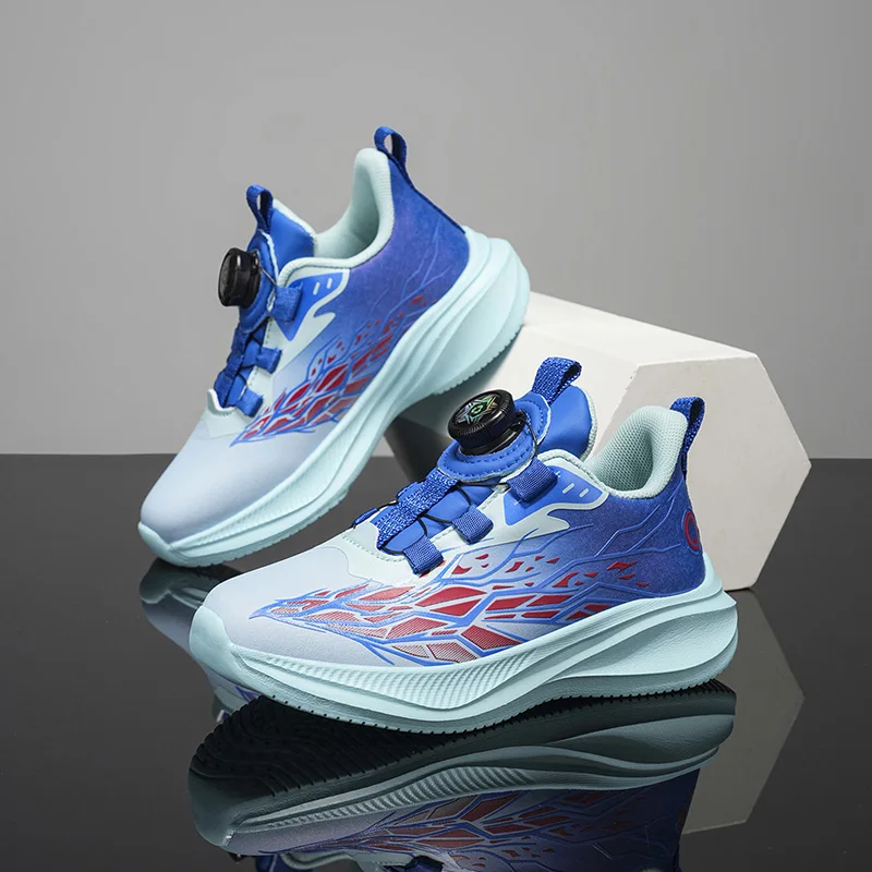 A pair of children's running sneakers, rotary buckle closure, printed upper for daily outdoor wear JT‑9105P