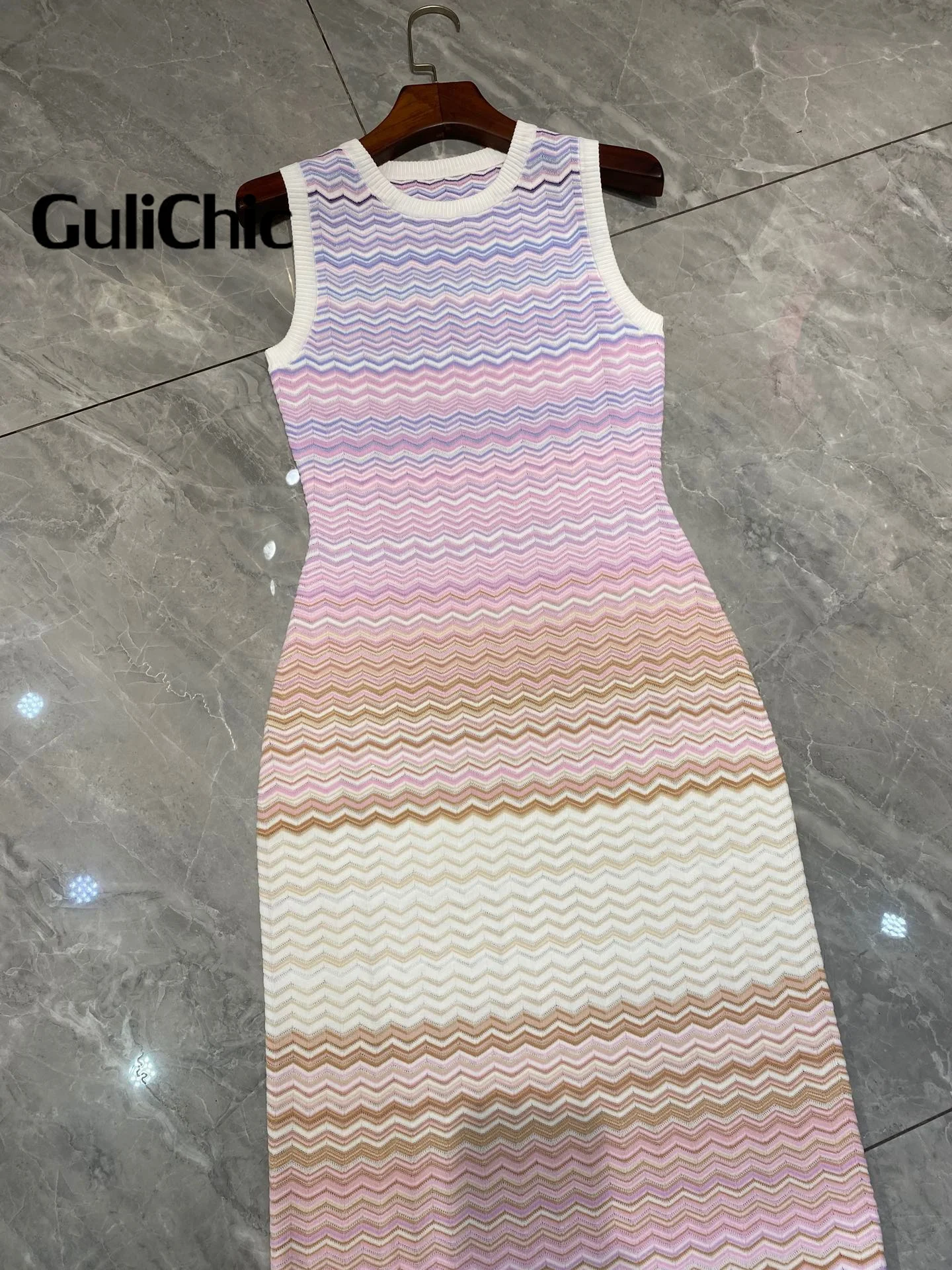 5.13 GuliChic Fashion Multi Color Zigzag Knit Maxi Dress Women High Quality Bodycon Gown 2024 O-Neck Striped Sleeveless Dress