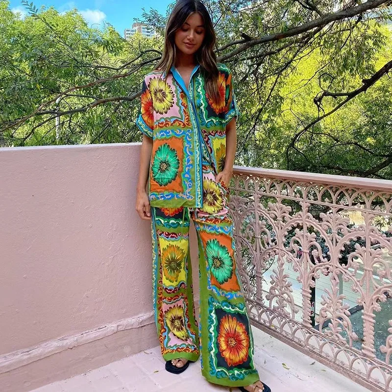 Fashion Suit Personalized Printed Short-sleeved Trousers Two-piece Set  Fashionable Vacation and Leisure Vacation Sets