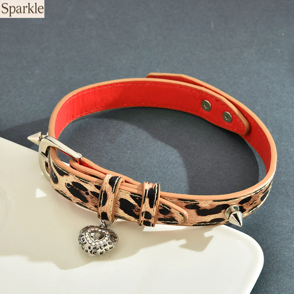 

Y2K Punk Leopard Print Choker Necklace Spiked Leather Collar Heart Pendant Neck Jewelry Accessory for Women Street Style Gift