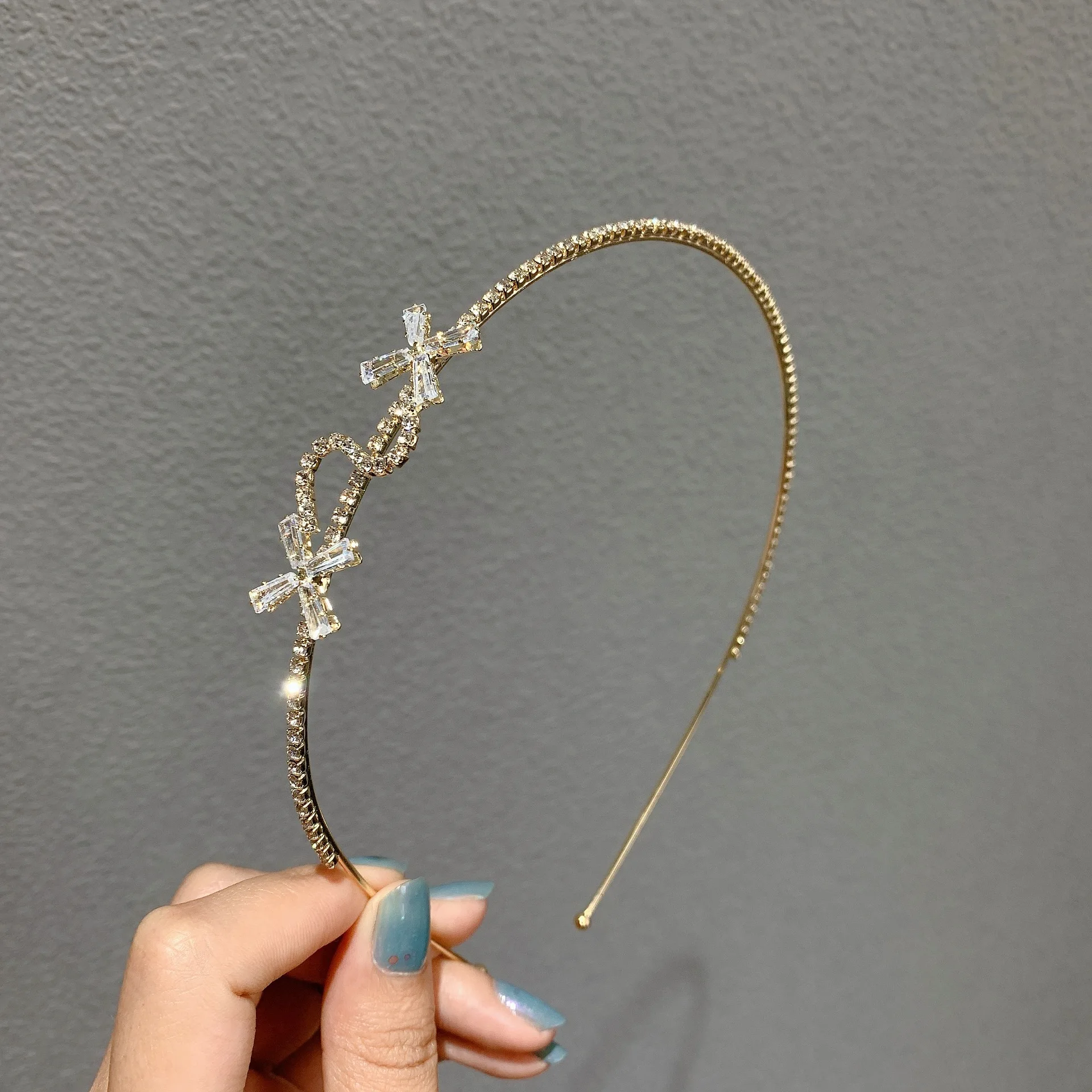 Small Zircon Cross Long Headband for Women Minimalist Korean Style Elegant Daily Wear Premium Soft Lightweight Accessoires