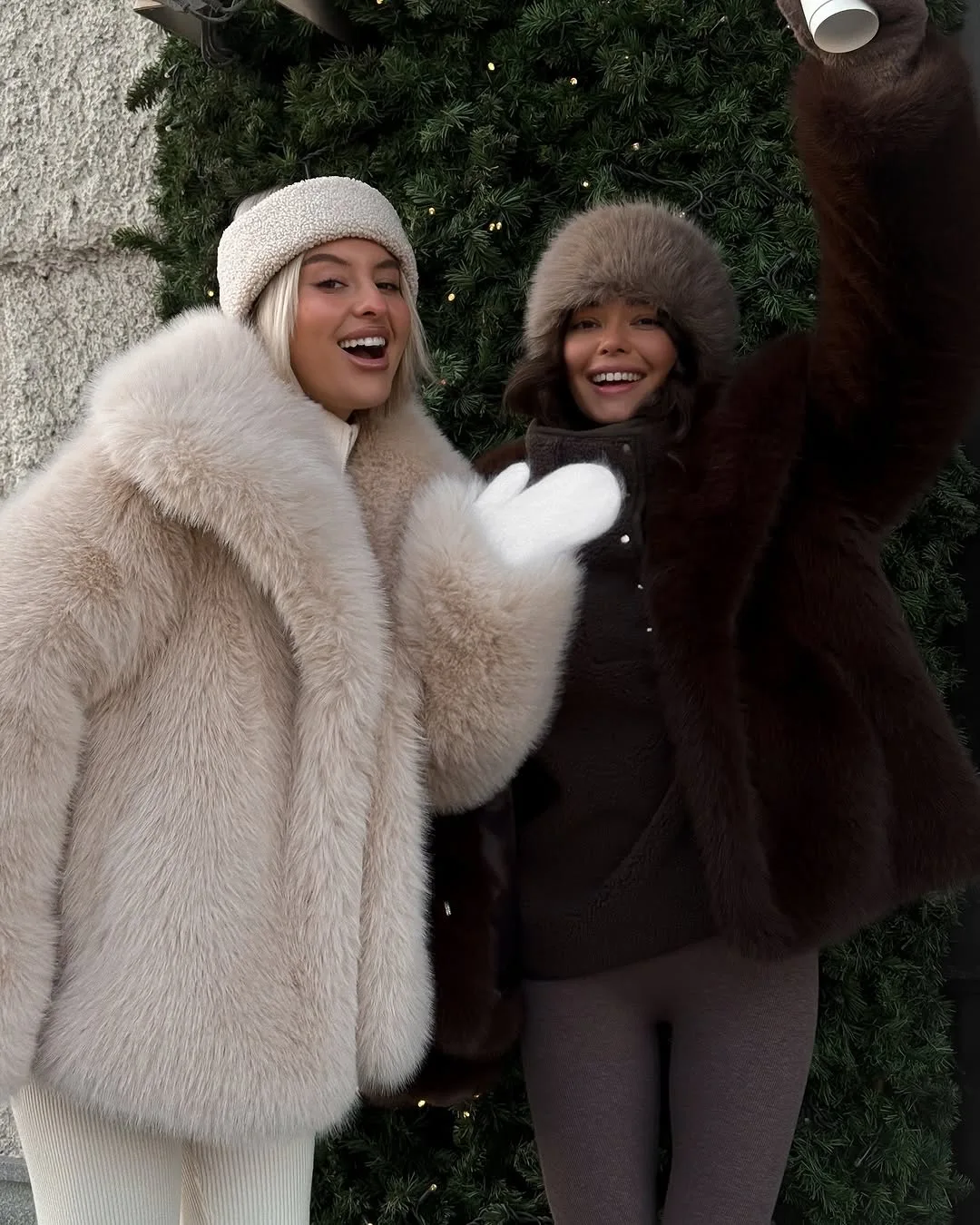 

2025 Women Imitation Fur Coat Fluffy Plush Fox Grass Collar Autumn Winter Outerwear European American Style