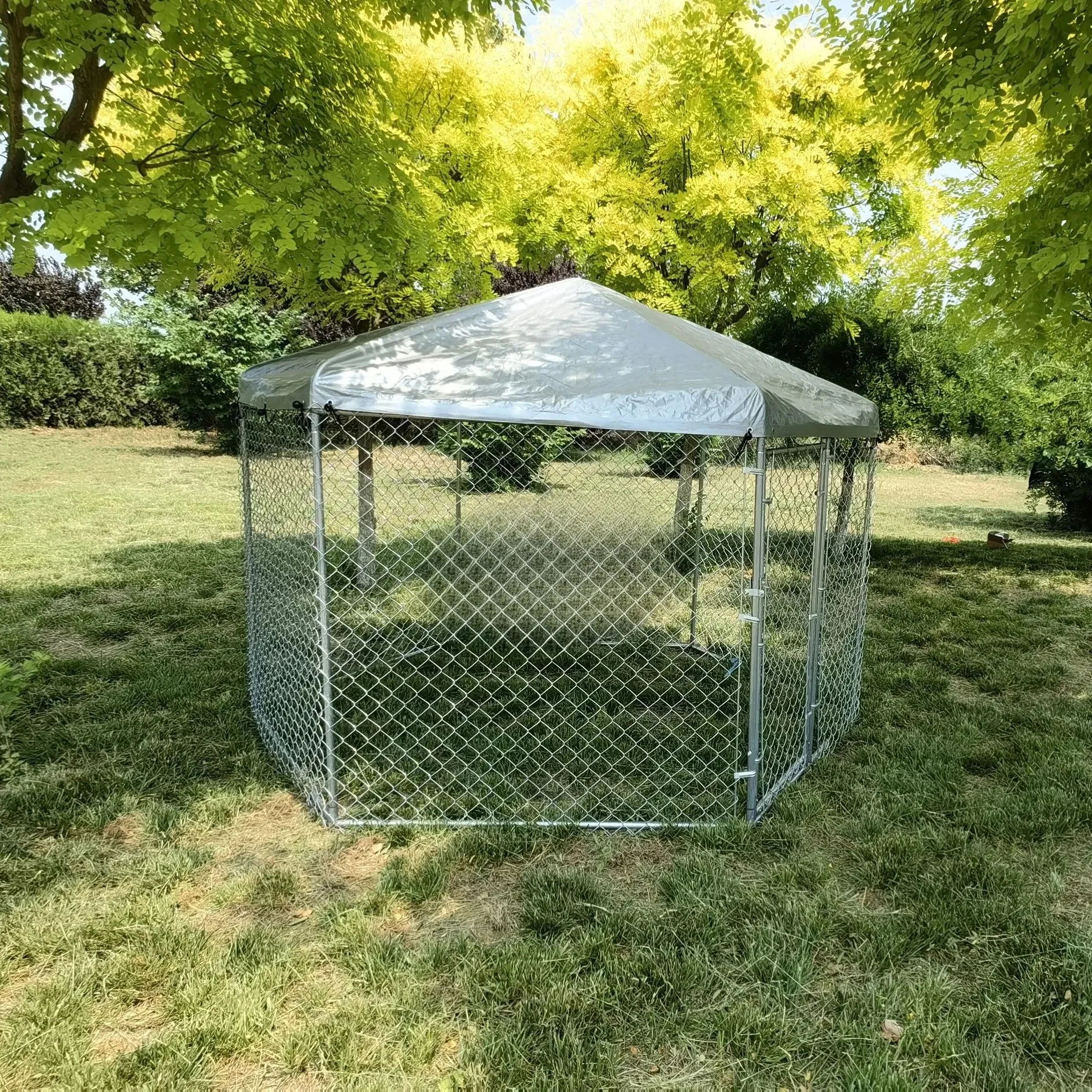 Solid Pattern Triangle Galvanized Metal Luxury Dog Cage Iron Chain Link Pet Playpen Furniture 50pcs MOQ