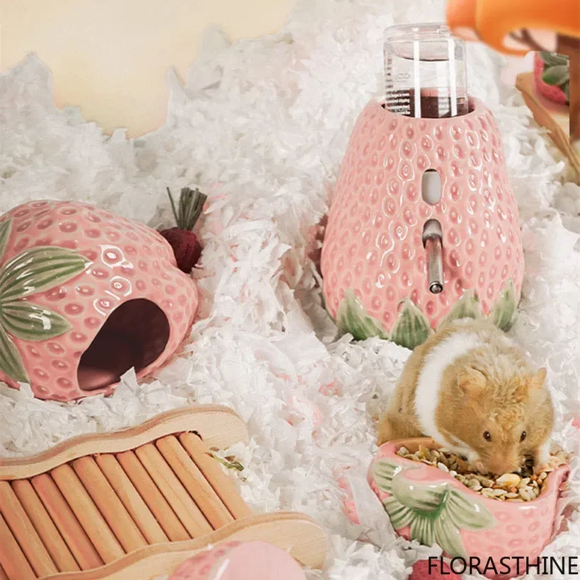 New Cute Ceramic Strawberry House Pet Items Hamster Cage Small Bowl Pet for Rabbit Ferret Rat Chinchilla Hedgehog Products