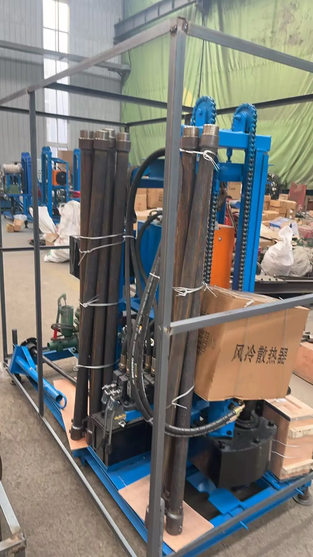 

Индивидуальная маленькая 180 м 200 м гусеничная буровая установка для глубоких скважин, машина для исследования грязевого насоса, буровая установка для небольших скважин