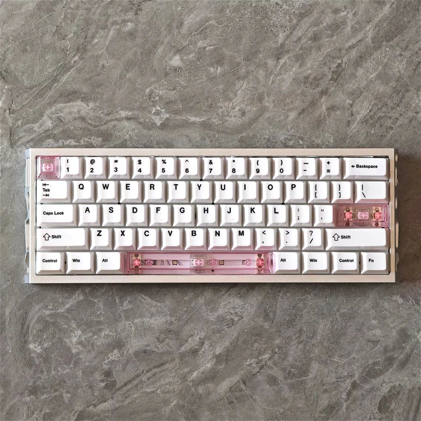 

Ceramic Like Texture Heart Transparent Style Cherry Key Cover Kit PC 115 Key with 60/65/68/75/87/104/108 Mechanical Keyboard