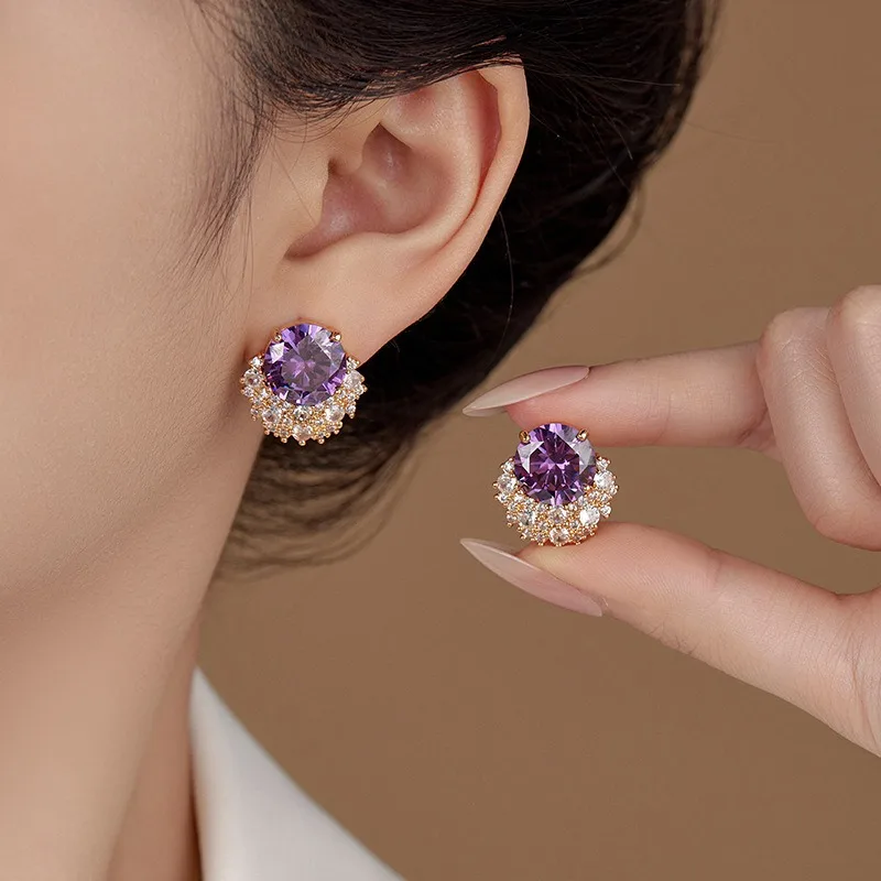

New Zircon Full Diamond Earrings Simple Atmosphere Fashion High Sense Korean Version of Stud Earrings Temperament Exquisite Beau