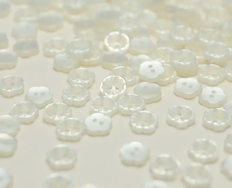 10pcs/LotSize:11.5mm Flower shape two eyes resin Buttons fashion Button knitted cardigan Accessories Sewing (SSA-4071)
