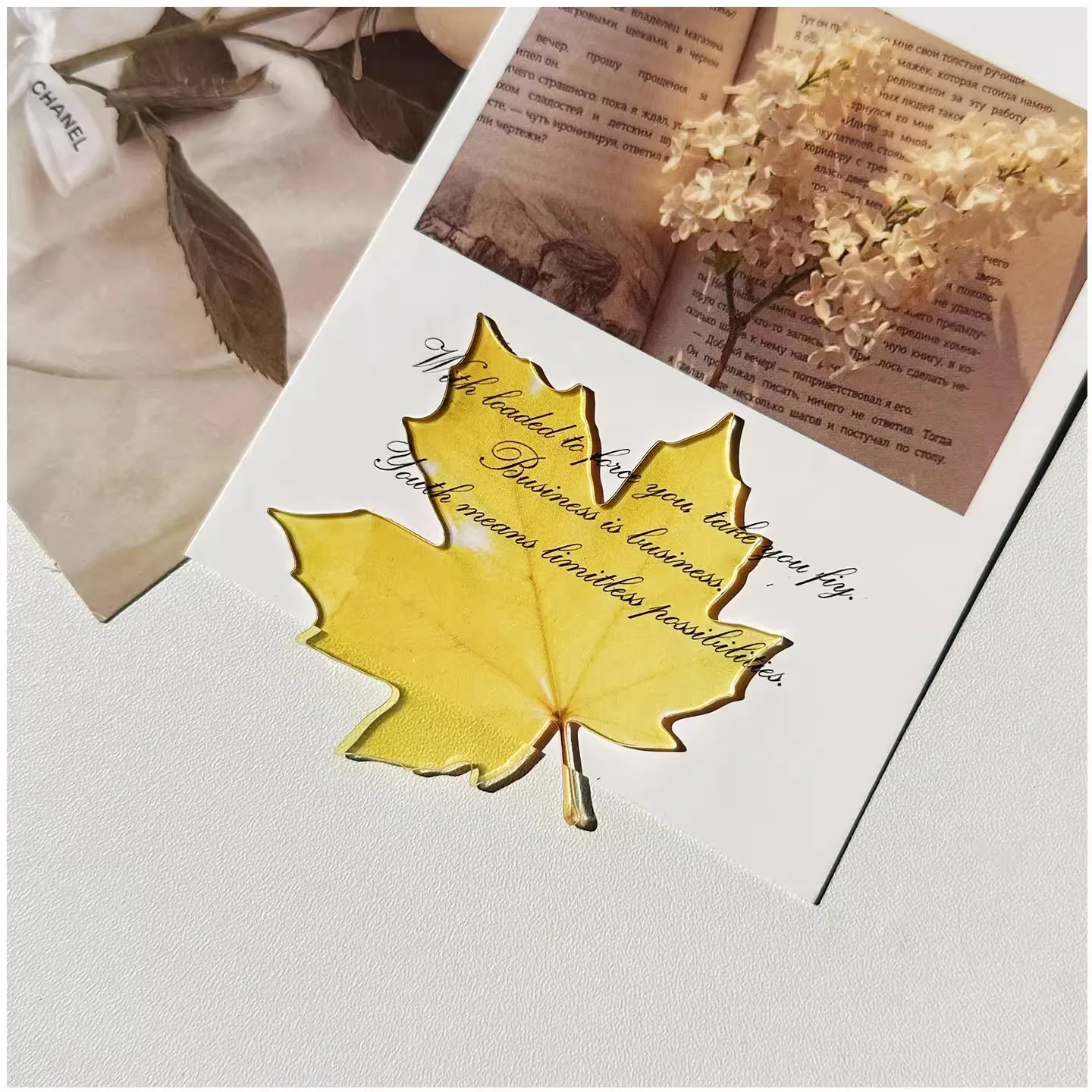

Original Bookmark Acrylic Translucent Leaves Maple Leaf Art Bookmark High Aesthetic Student Reading Marking Book Page Holder