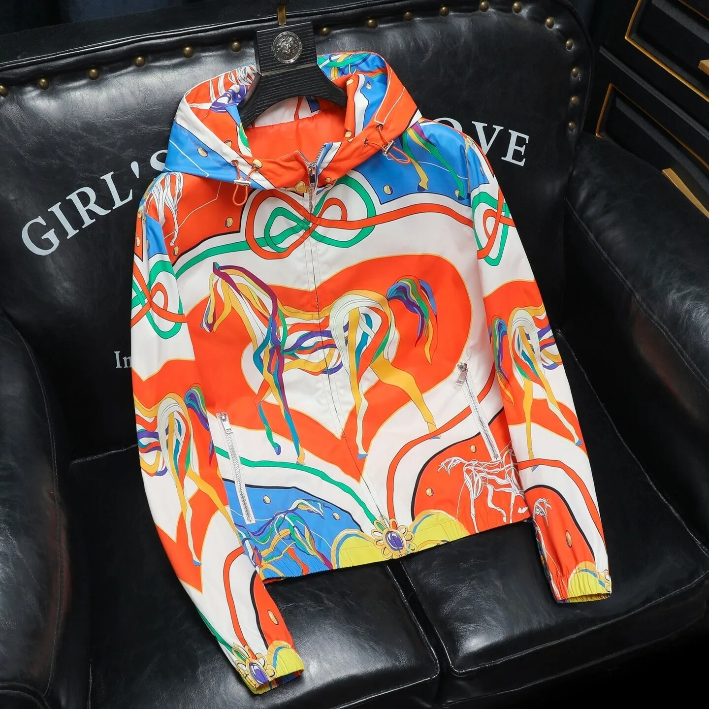 

Мужская тонкая куртка с принтом и капюшоном, весна 2026, новинка, приталенный крой, длинный рукав, на молнии, из полиэстера, повседневная.