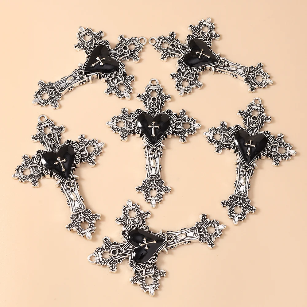 Leslie 5 Stück Gothic Personality Schwarze Herz-Kreuz-Anhänger für Schmuckherstellung Hip-Hop Kreuz-Charms Anhänger Halsketten Zubehör – Detail 3