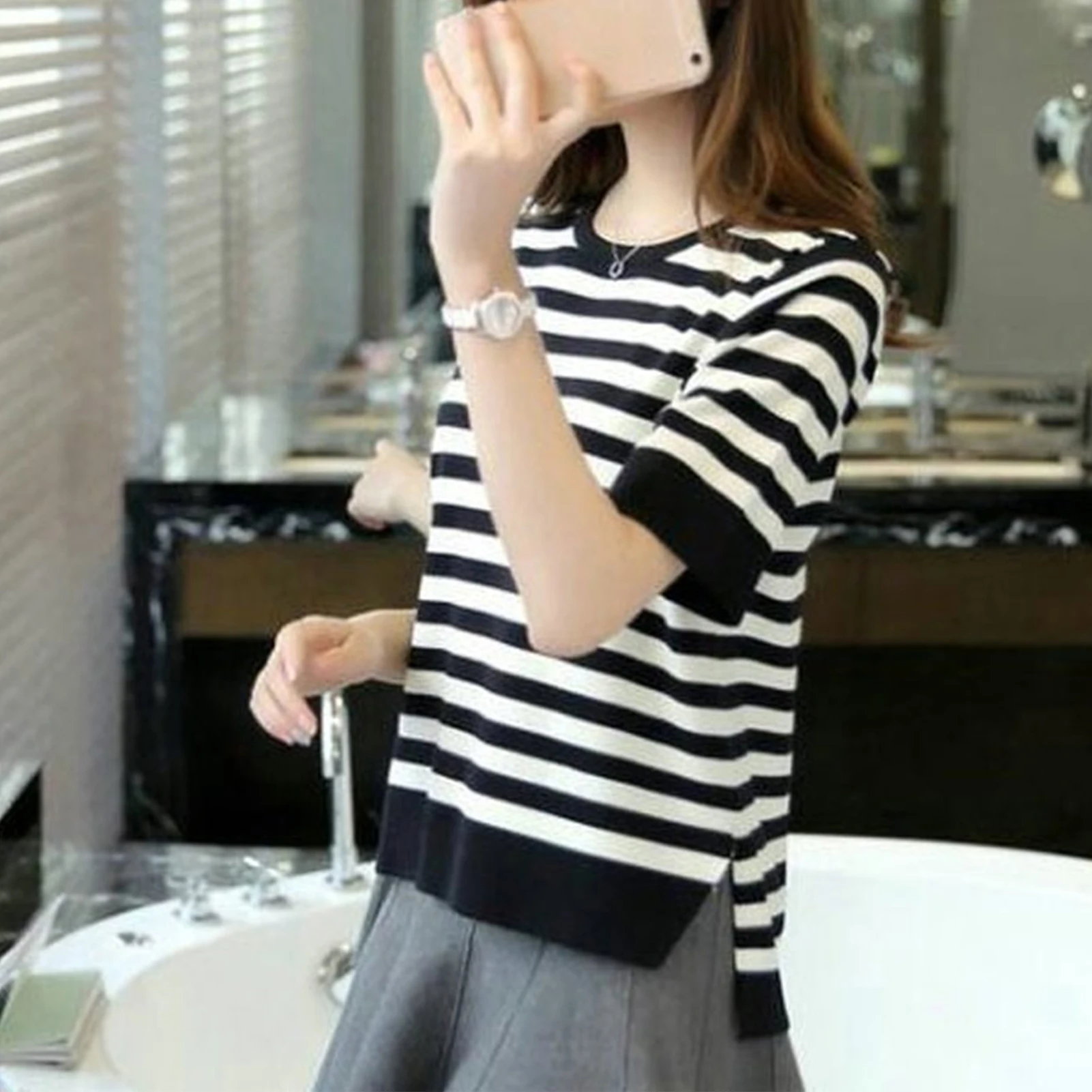 Women Short-sleeved T-shirts Breathable Classic Pattern T-Shirts for Indoor Outdoor Daily Wear