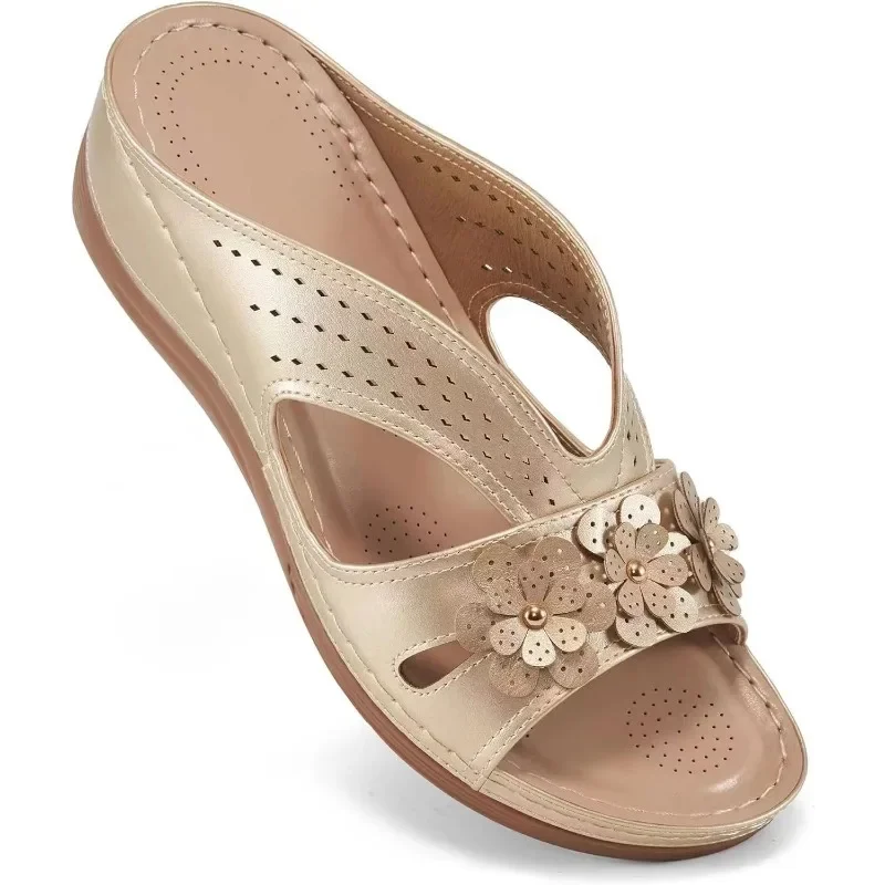 

Hollow Wedge Beach Shoes Outdoor Fashion Platform Comfortable Non-slip Sandals Woman 2026 Trend Women's Slippers Casual Flower