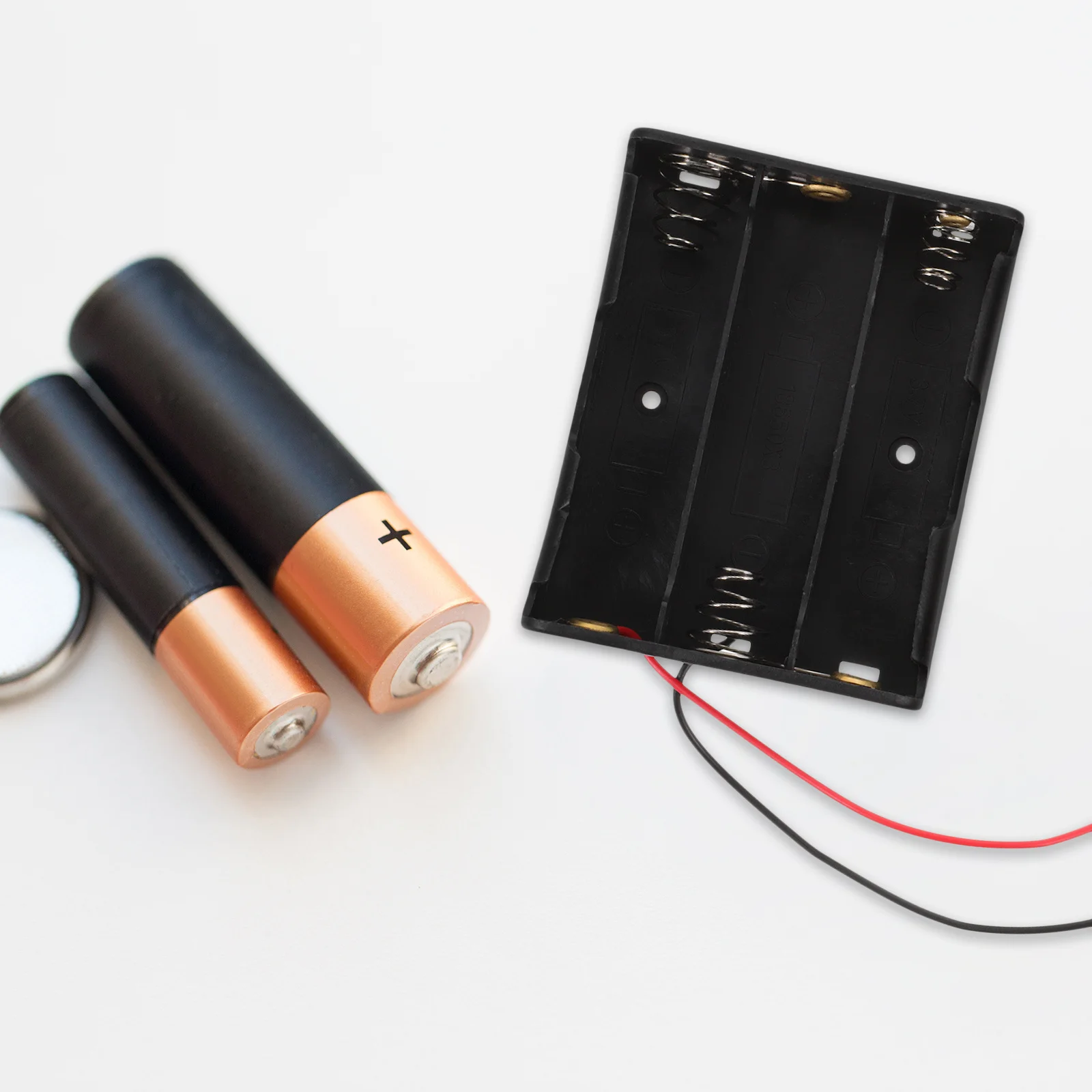 

6pcs 3 X 3.7V Aa Holder Wired Case Lightweight Plastic Storage Box For Portable Use 14Cm Cable Length