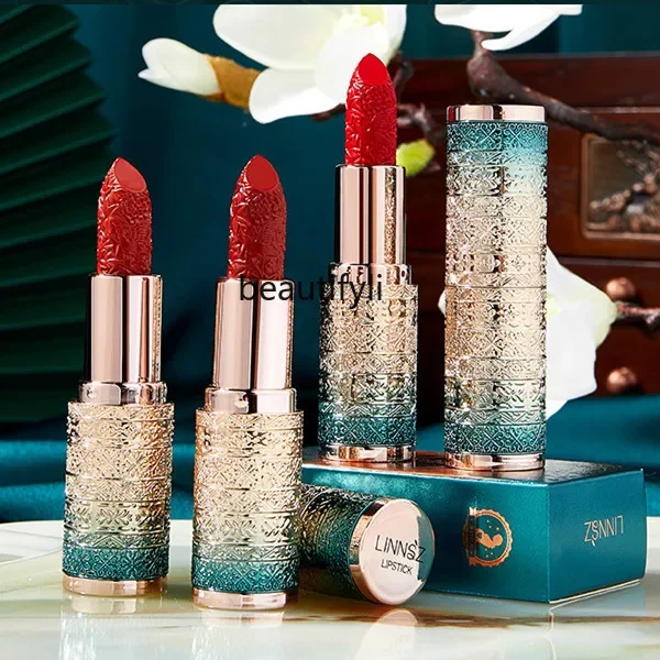 

Engraved lipstick raincoat Chinese style does not fade for a long time, does not stick to the cup, waterproof and white