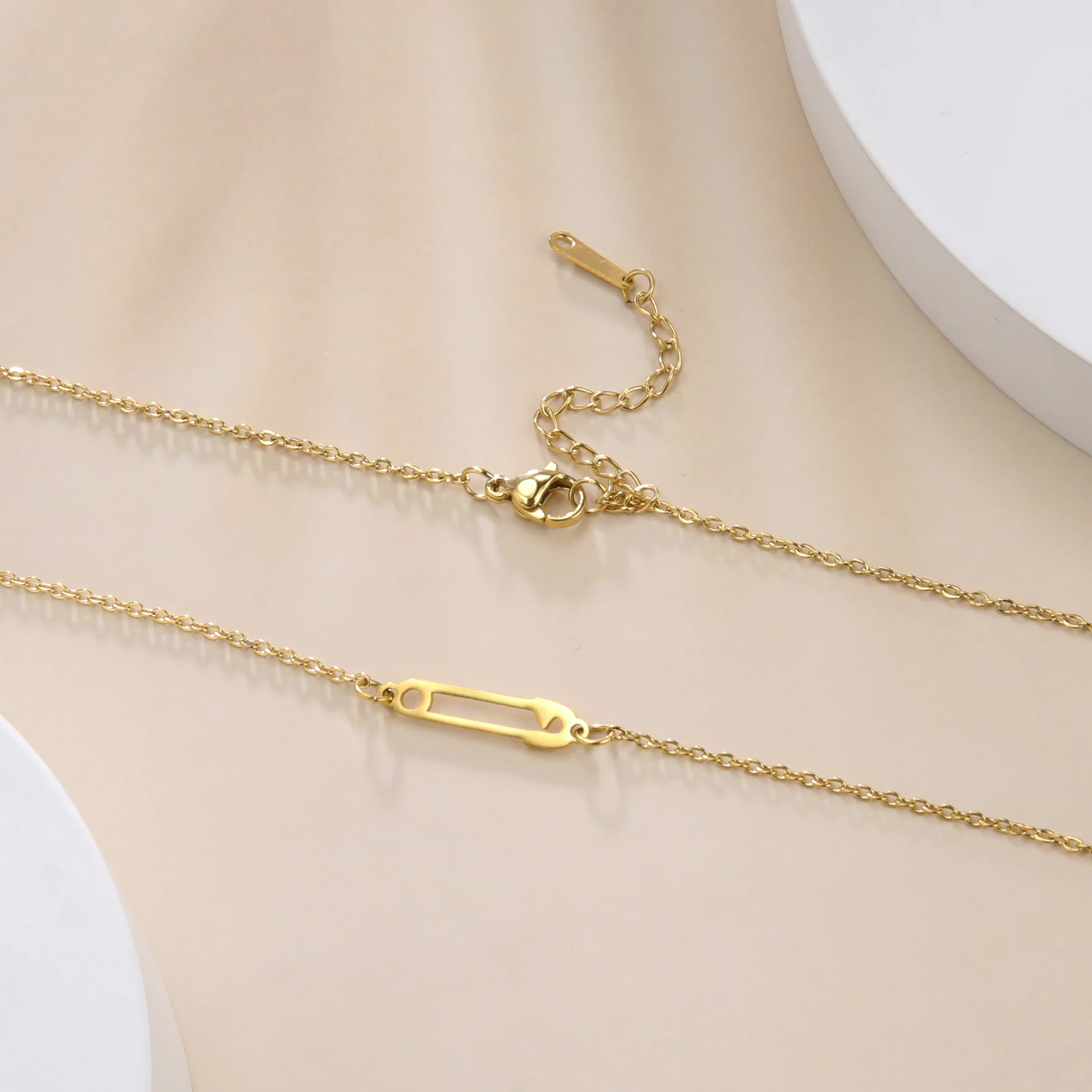 Teamer Paper Clip Pendant Necklace for Women Unique Design Pin Clavicle Chain Stainless Steel Female Simple Temperament Jewelry