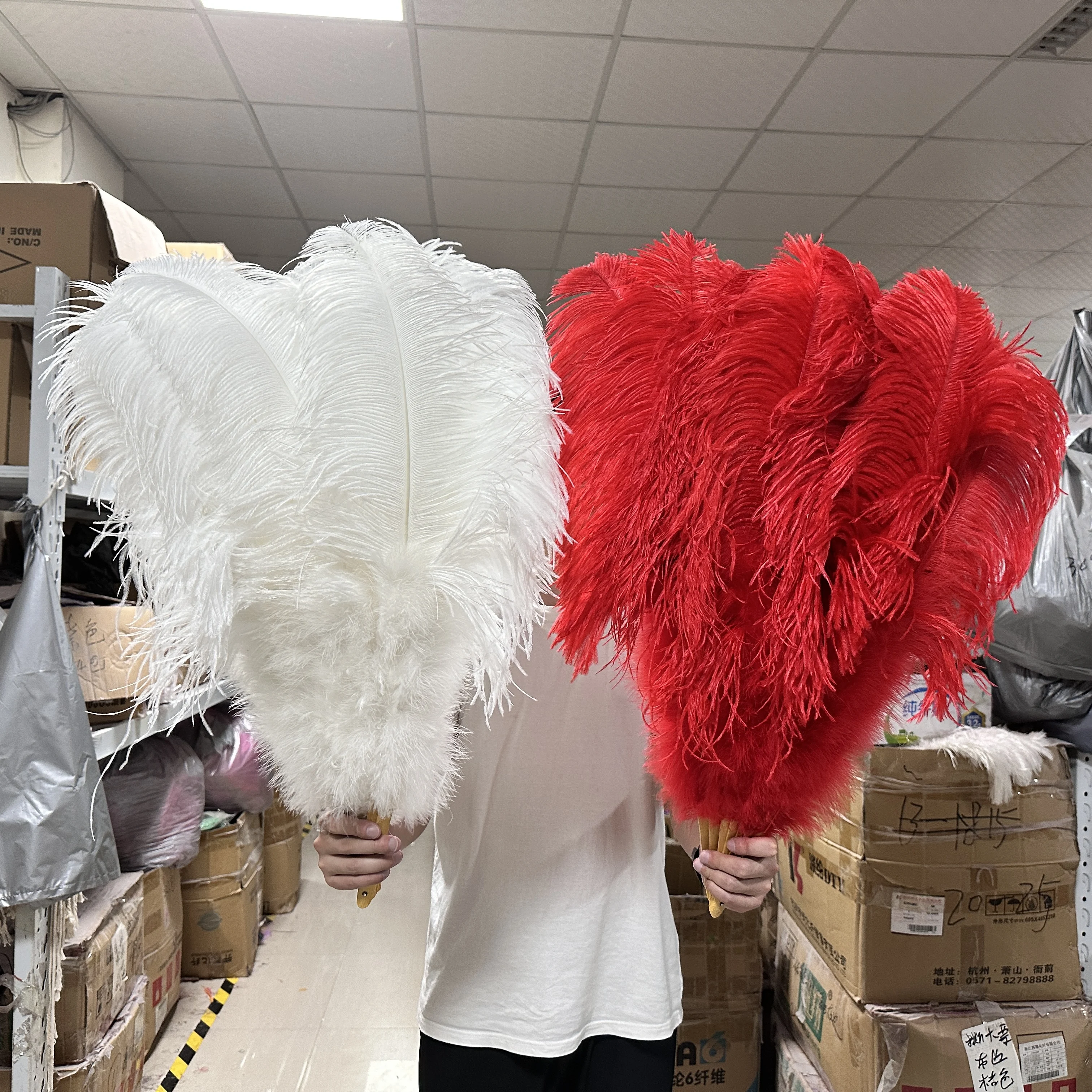 Imagem -05 - Avestruz Feather Fan For Stage Performance Handheld Fluffy Feathers Grande Dobrável Acessórios 13 Ossos Branco Vermelho pc Pcs