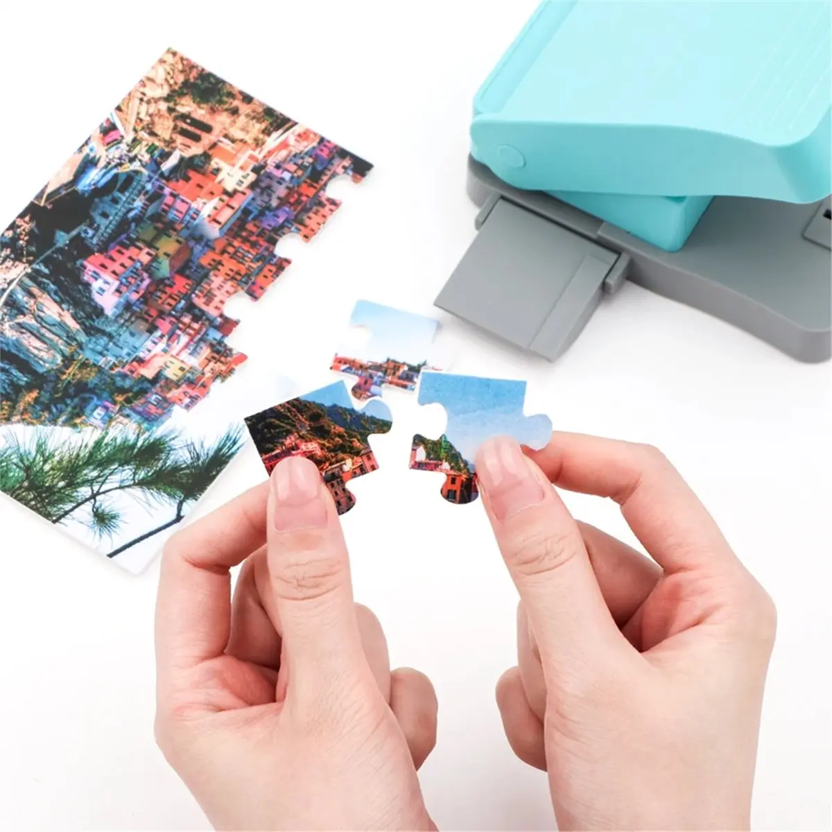 12.7x8cm Jigsaw Puzzle Paper Punch DIY Puzzle Making Machine with 10 Adhesive Foam Boards DIY Toys Tool