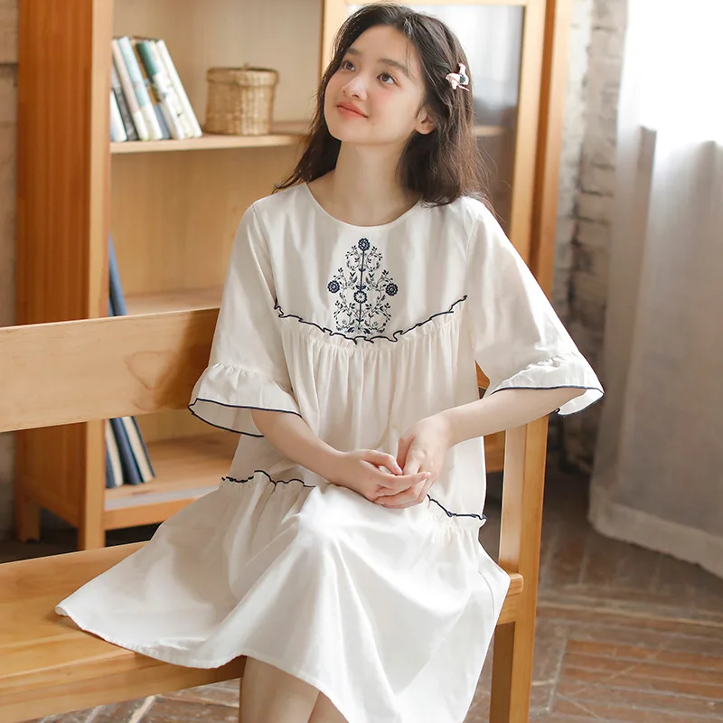 Sweet White Pure Cotton Nightgowns For Women Short Sleeve Sleepwear Vintage Princess Elegant Embroidery Loose Night Dress