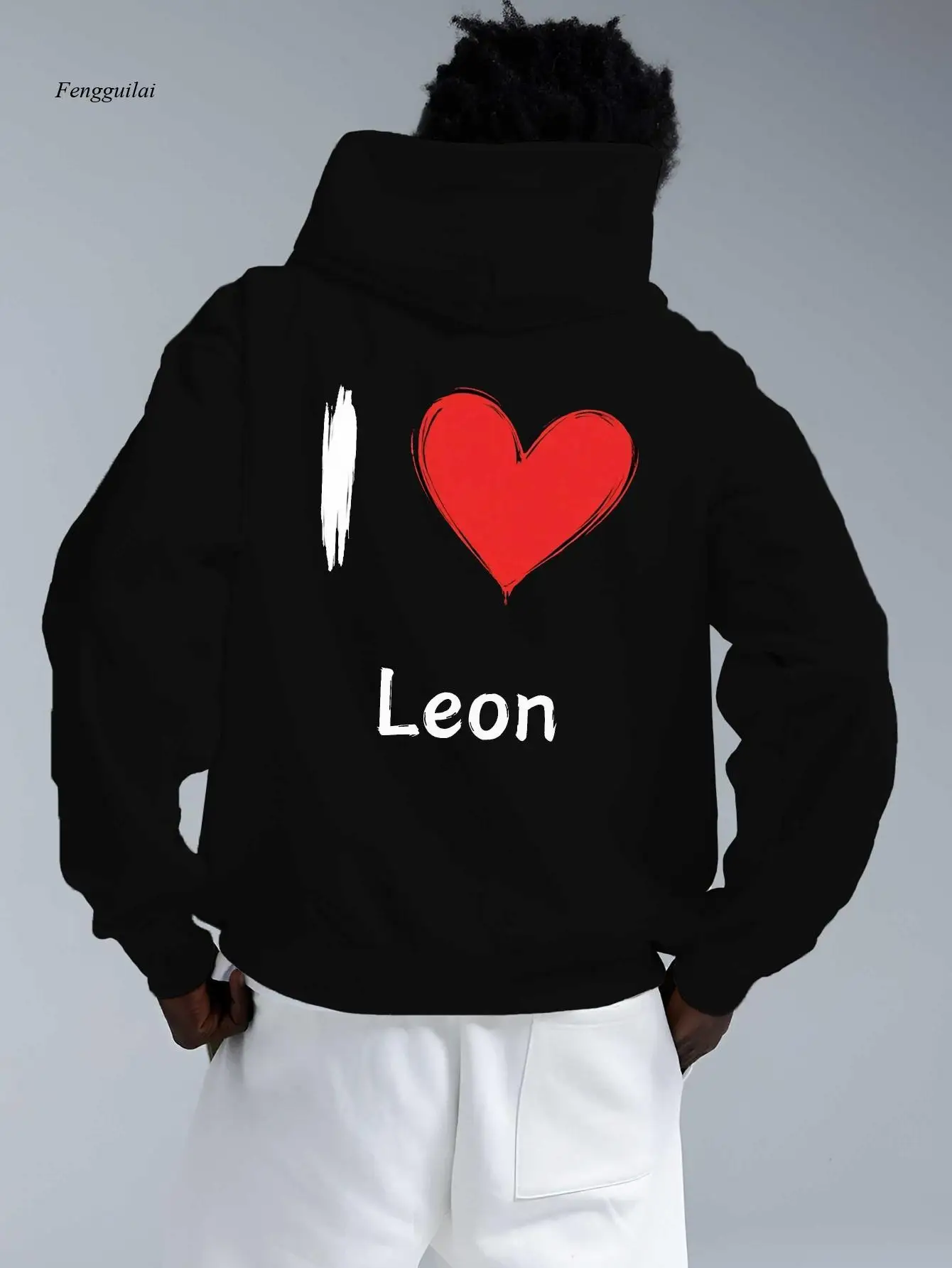 Czerwona bluza z kapturem z nadrukiem serca i napisem "I Love Leon", turkusowa - luźna bluza oversize z kieszenią z tyłu.