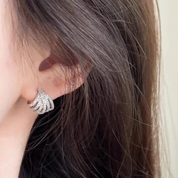 Huitan Exquisite Claw Stud Earrings for Women Silver Color Sparkling Cubic Zirconia Luxury Trendy Female Accessories Hot Jewelry