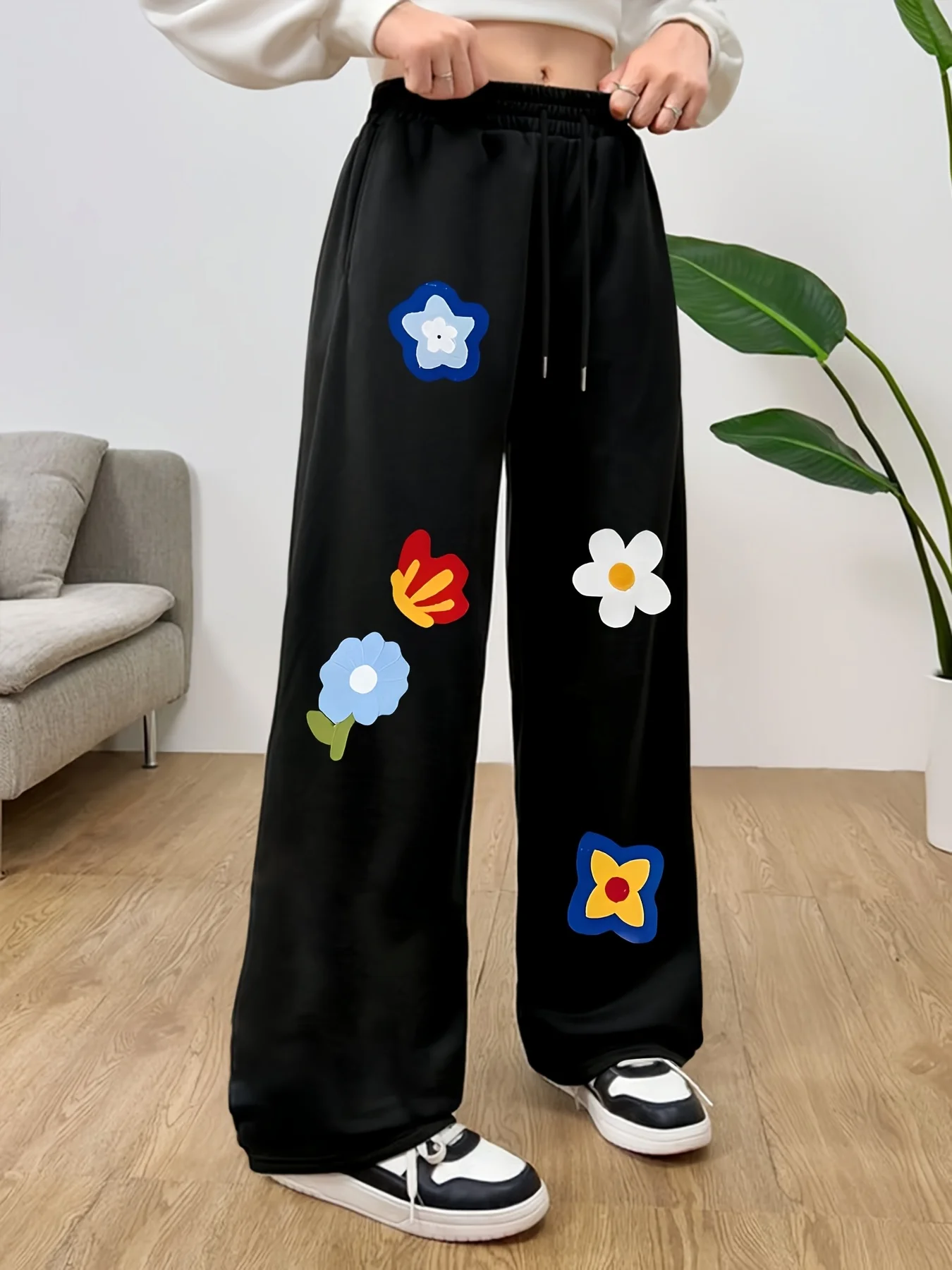 

New Women's Plus Size Spring Flower Print Pants Fleece Elastic Waist Straight Leg Sweatpants Fashionable and Versatile