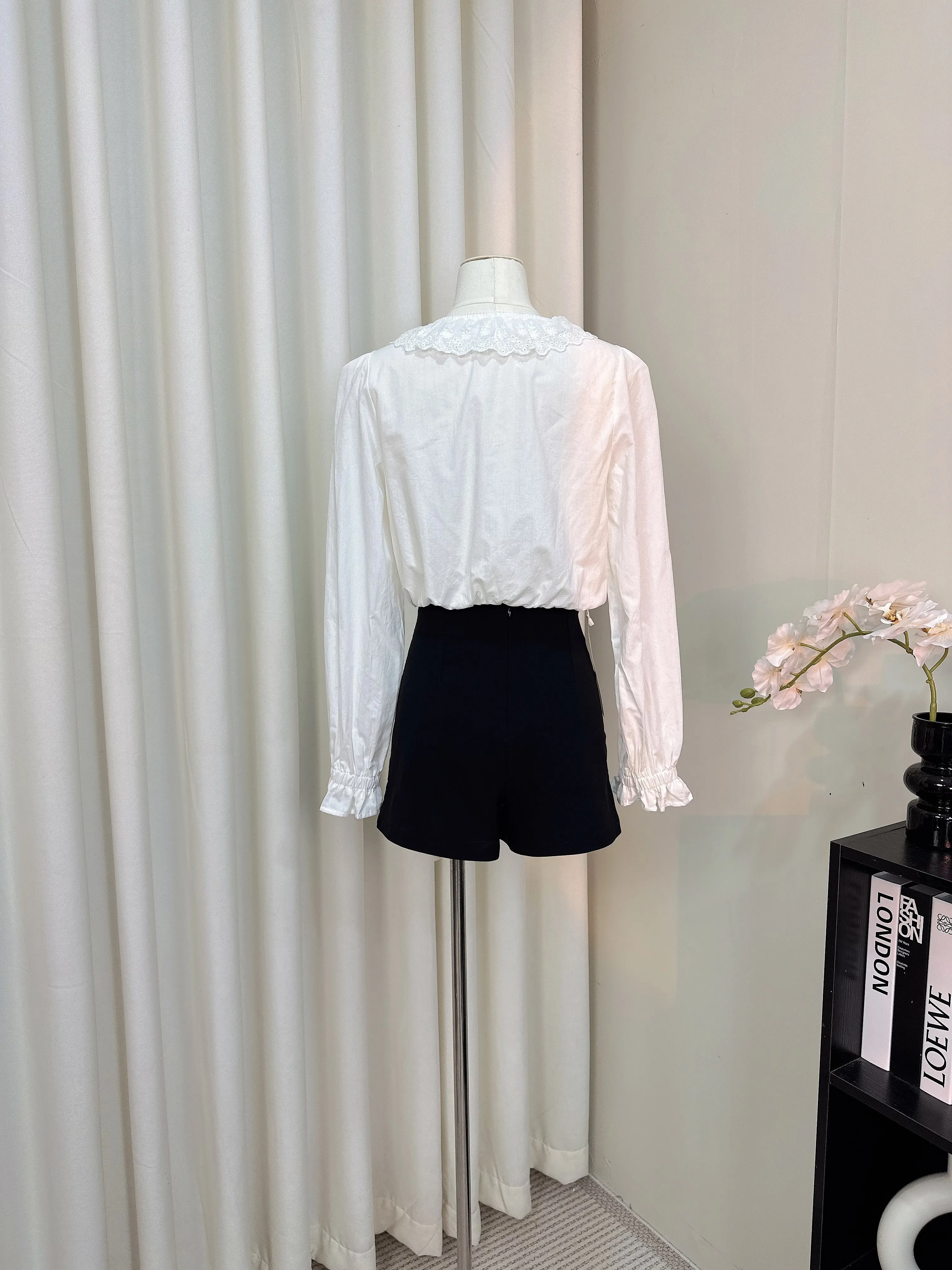 بلوزات نسائية فرنسية أنيقة للمكتب مكشكشة بتصميم أبيض غير رسمي بلوزة هاراجوكو كورية شعبية ملابس نسائية أنيقة بأكمام طويلة #2