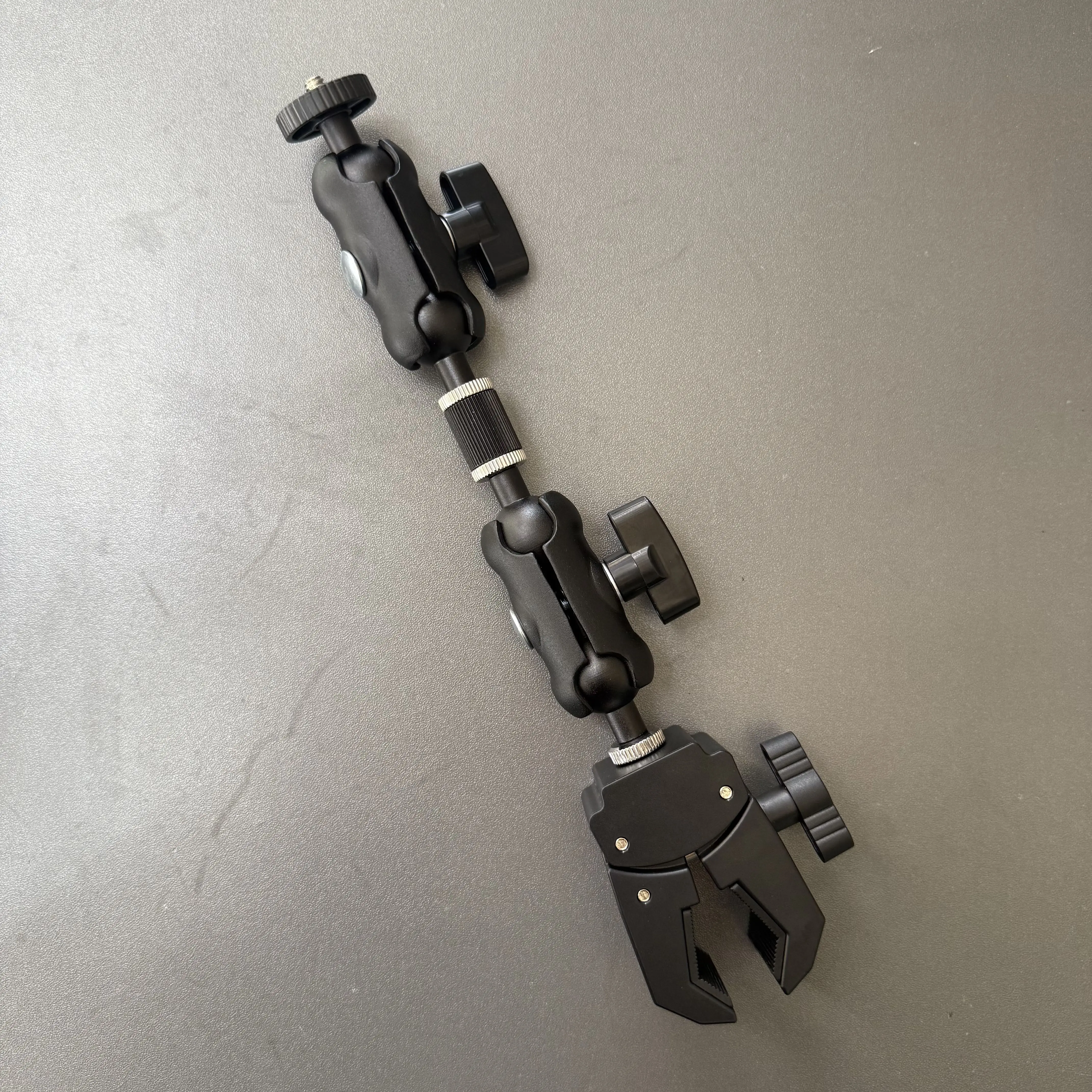 

Sports Camera 360x3 Holder Cycling Phone Clip DJI Camera Holder Metal pea pod