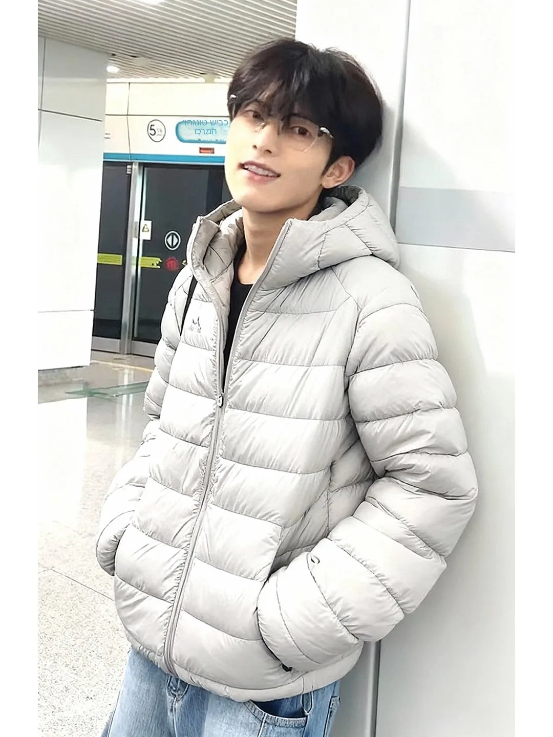 

Lightweight down Cotton Jacket Men's Style Winter Outdoor Anti-Cold Coat Hooded Youth Casual Warm Standard Fit Long Sleeve