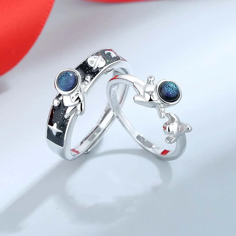 2Pcs Astronaut Planet Couple Rings for Women Men Cute Sliver Color Star Moon Adjustable Finger Rings Romantic Lovers Jewelry